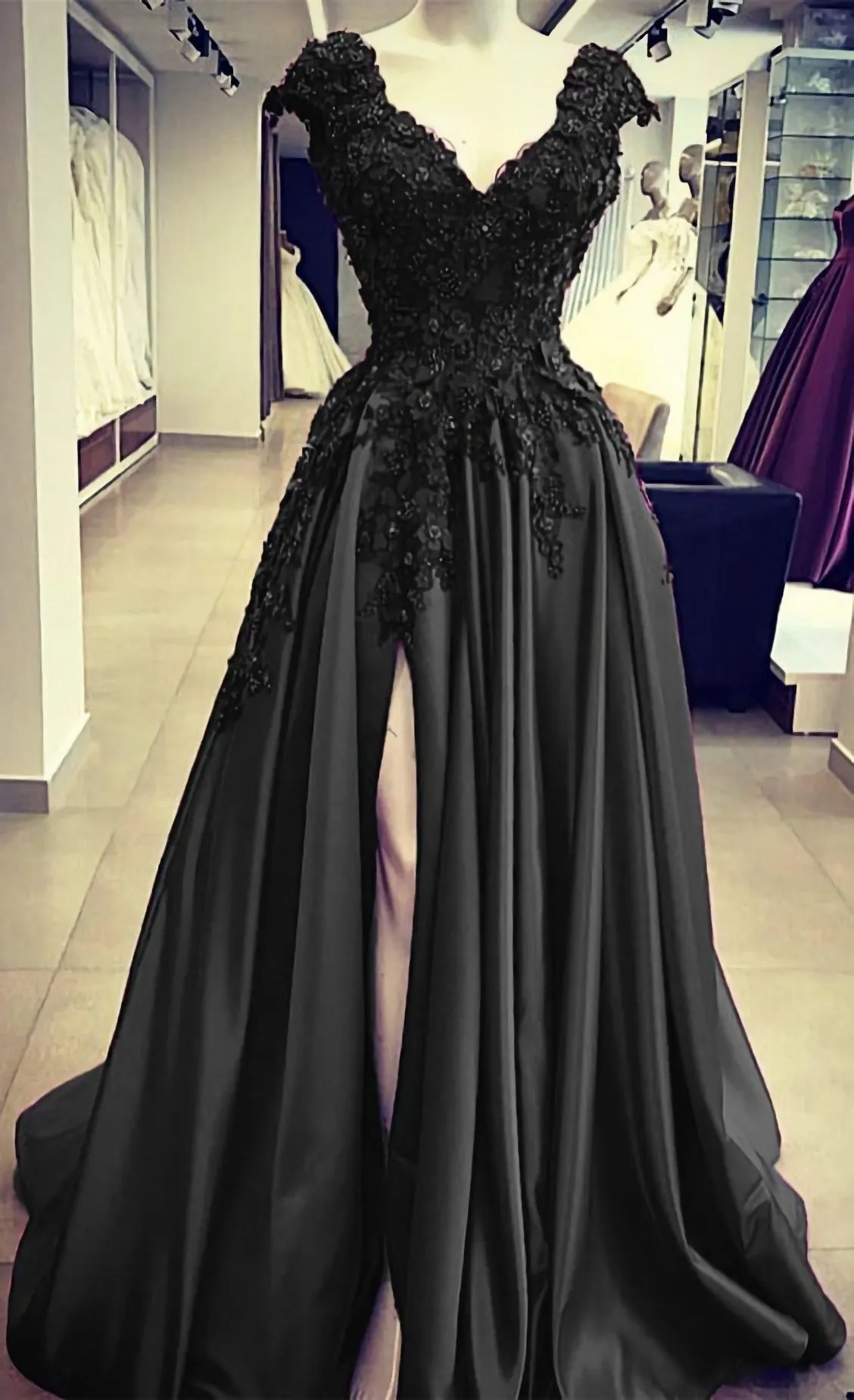 Black Satin Slit Dresses With Lace Embroidery Prom Dresses