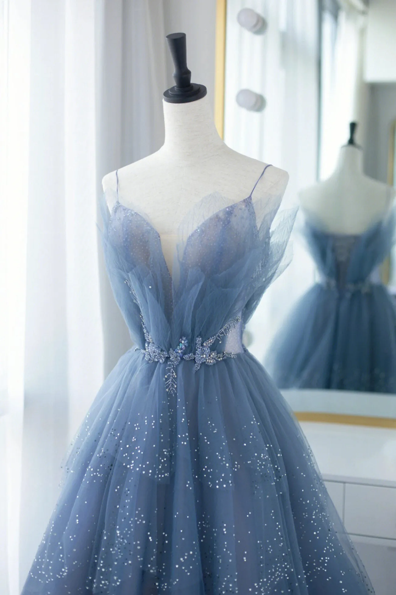 Blue Tulle Long A-Line Prom Dresses Blue Evening Dresses with Beaded