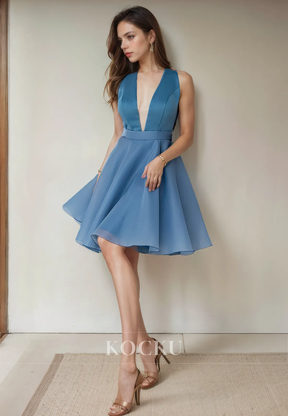 Elegant & Simple V-Neck Sleeveless A-Line Bowknot Party Homecoming Dress