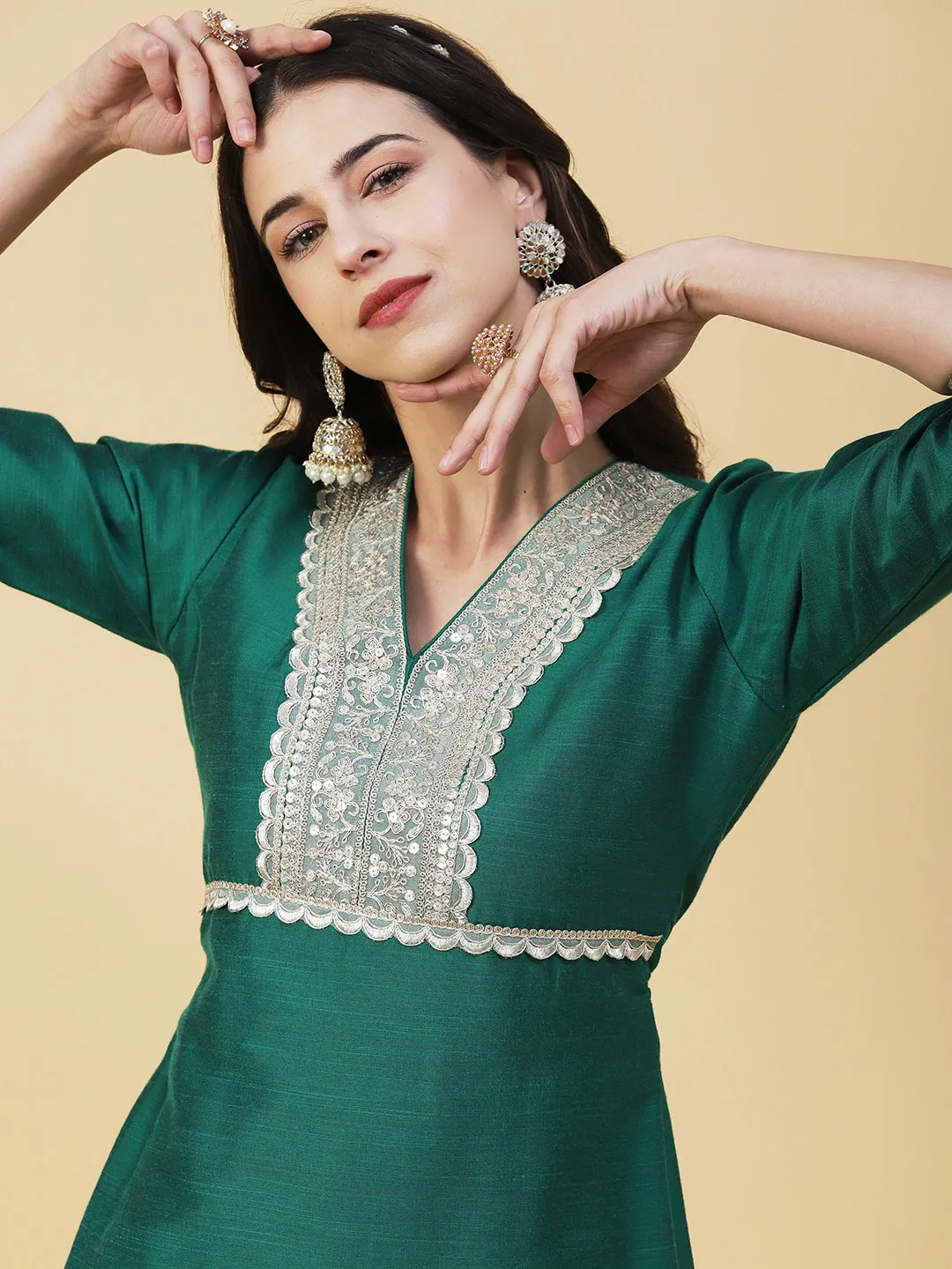 Ethnic Embroidered Straight Fit Kurta - Dark Green