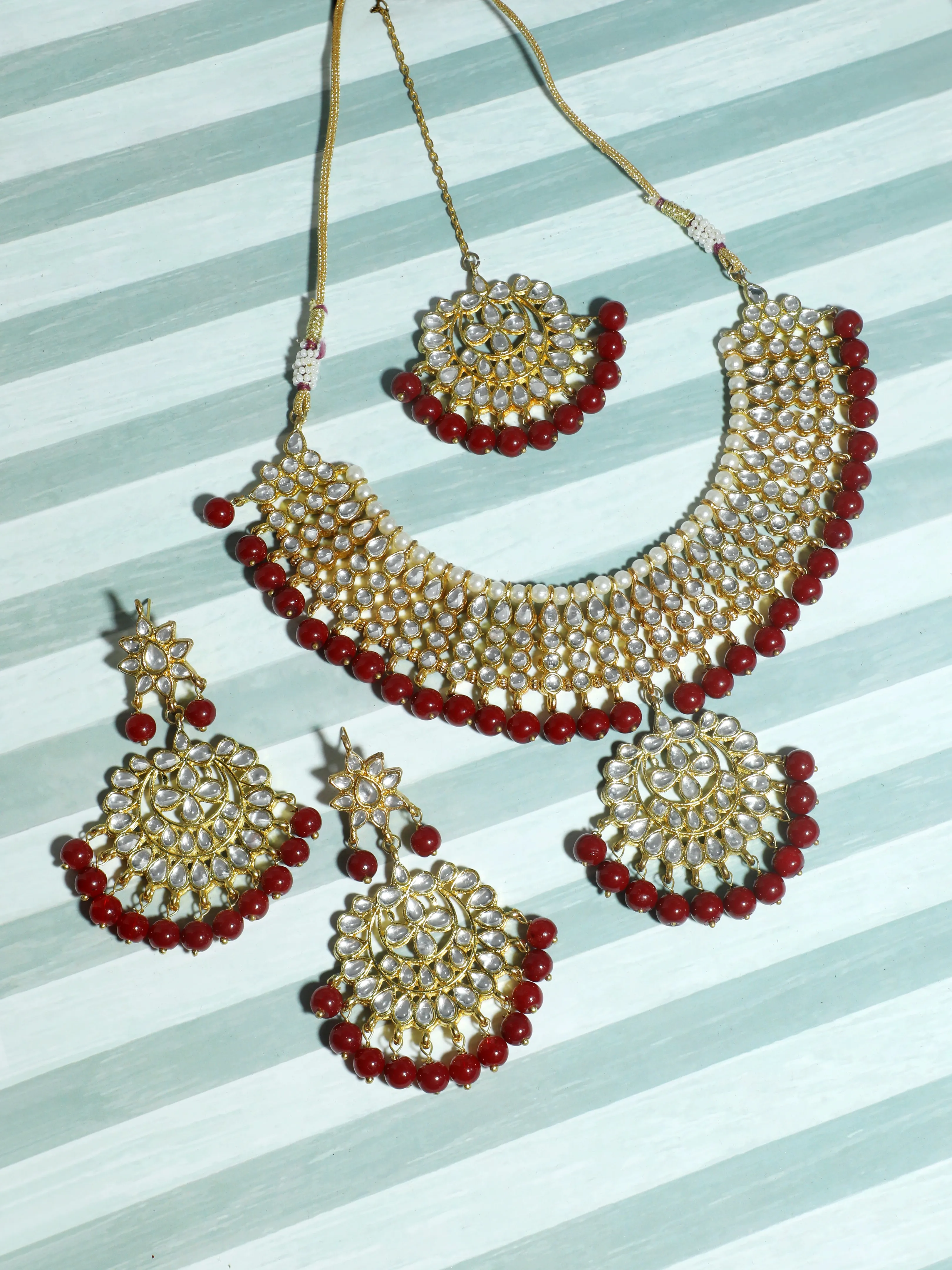 Karatcart 22K GoldPlated Partywear Traditional Kundan Red Choker Jewellery Set